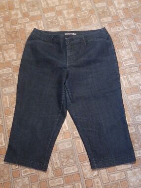 St. John Bay  Women's Dark Blue Denim Capri Jeans